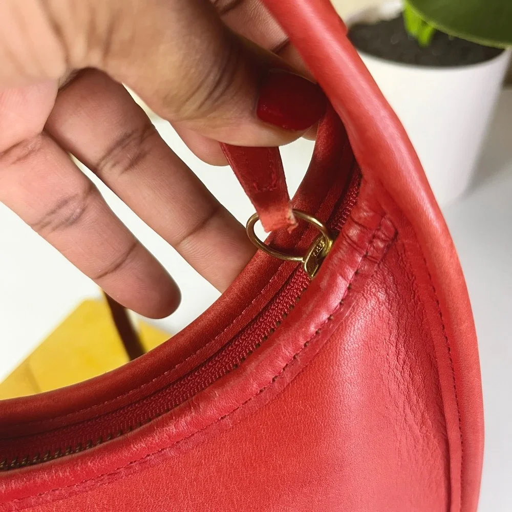 ♡COACH♡ Vintage 9020 Small Ergo Red Zip Shoulder Style Bag
